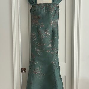 Beautiful custom Rene Ruiz gown Size 12 hemmed to 5’1”Worn once dry cleaned